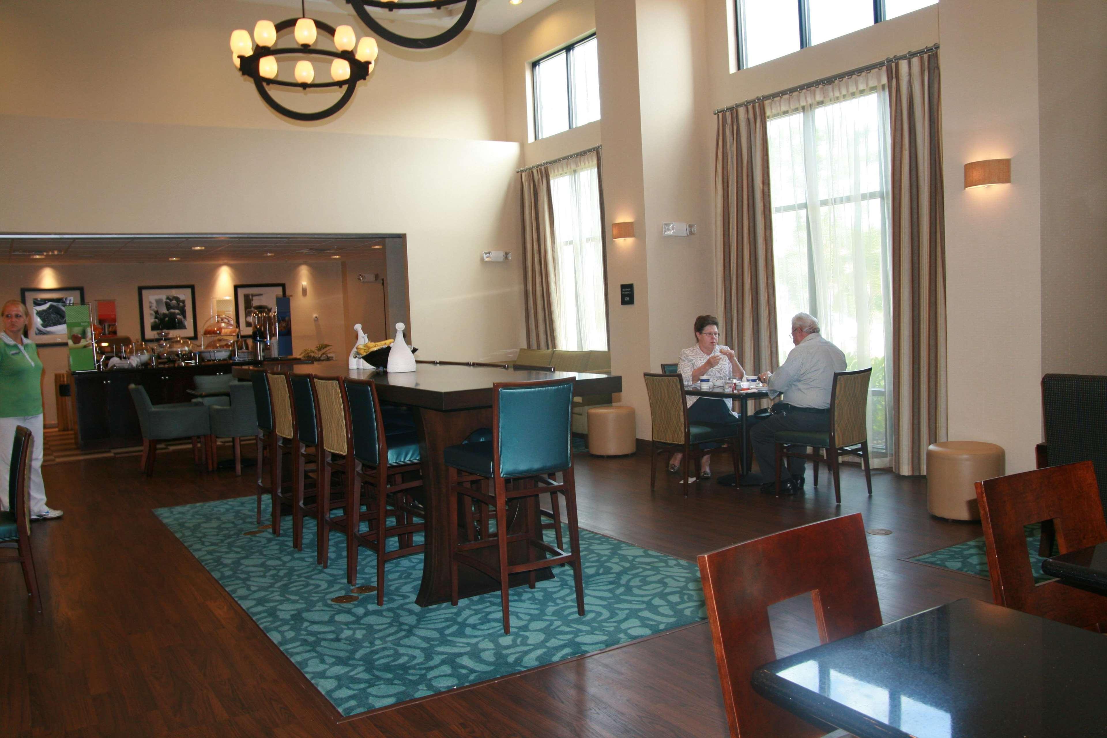 Hampton Inn & Suites Baton Rouge/Port Allen Restaurant photo